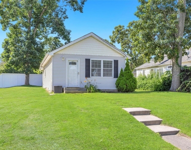 22 Maplewood Avenue - Photo Thumbnail 1