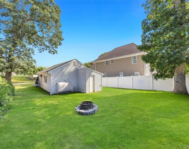 22 Maplewood Avenue - Photo Thumbnail 4