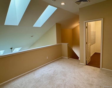 8 Green Court - Photo Thumbnail 33