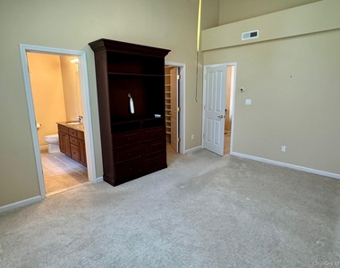8 Green Court - Photo Thumbnail 23
