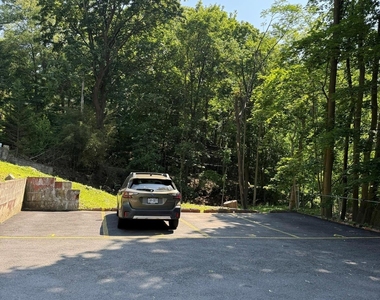 504 Ashford Avenue - Photo Thumbnail 2
