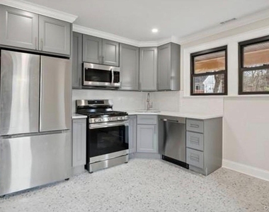 504 Ashford Avenue - Photo Thumbnail 4