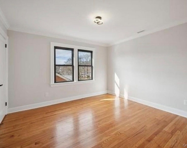 504 Ashford Avenue - Photo Thumbnail 10