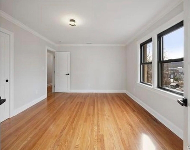 504 Ashford Avenue - Photo Thumbnail 9