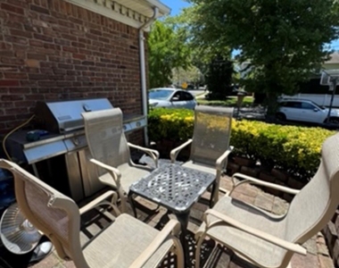 1498 Kew Avenue - Photo Thumbnail 1