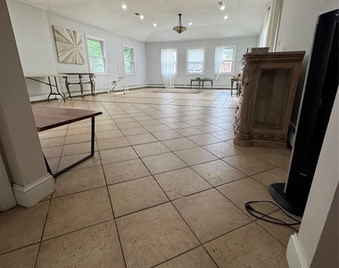 1498 Kew Avenue - Photo Thumbnail 5