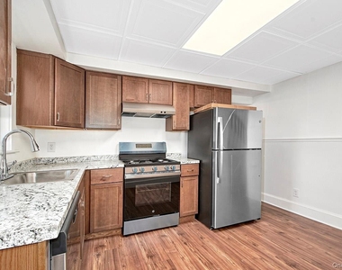 13 Concord Avenue - Photo Thumbnail 9