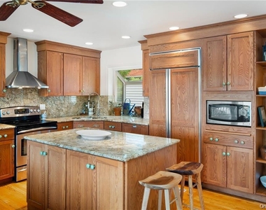 38 Bishop Park Road - Photo Thumbnail 6