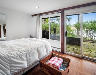 38 Bishop Park Road - Photo Thumbnail 18