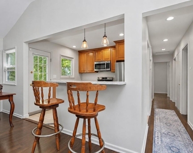 7 Tudor Place - Photo Thumbnail 8