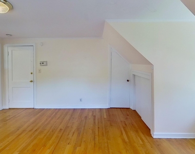 225 S Allen Street - Photo Thumbnail 3