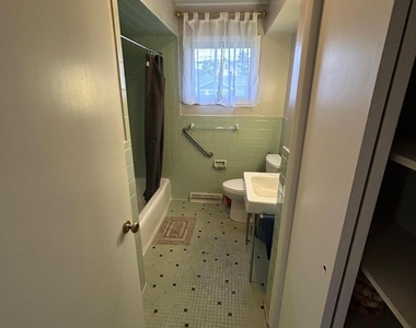 118 Kenosha Street - Photo Thumbnail 5