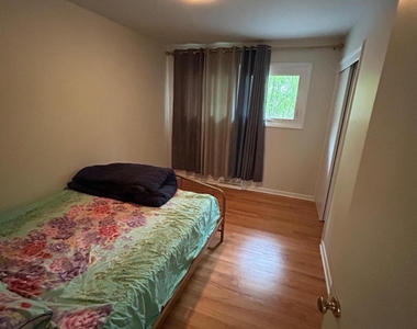 118 Kenosha Street - Photo Thumbnail 4