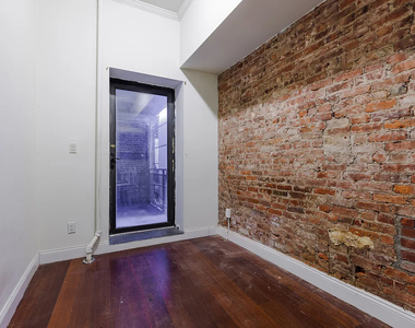 Broome Street - Photo Thumbnail 1