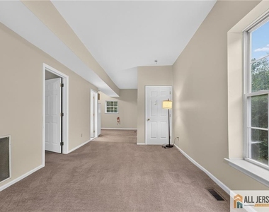 42 Main Street - Photo Thumbnail 4