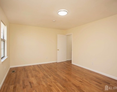 7 Cactus Court - Photo Thumbnail 13