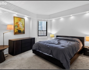 210 E 47th Street - Photo Thumbnail 7