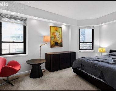 210 E 47th Street - Photo Thumbnail 11