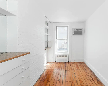 306 E 81st Street - Photo Thumbnail 1