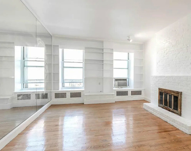 306 E 81st Street - Photo Thumbnail 2