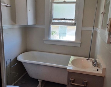 1001 S Cameron Street - Photo Thumbnail 4