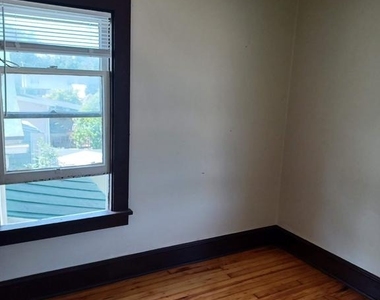 1001 S Cameron Street - Photo Thumbnail 5
