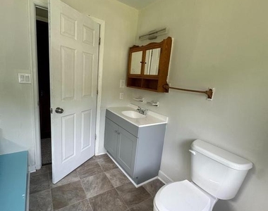 80 Westmoreland Drive - Photo Thumbnail 7