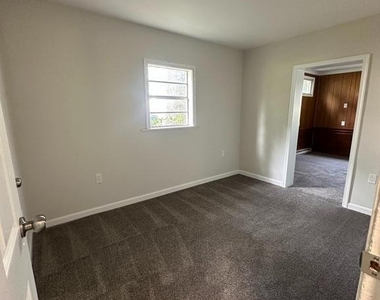 80 Westmoreland Drive - Photo Thumbnail 10