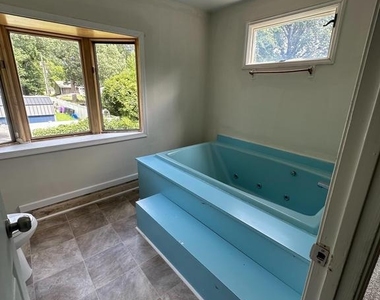 80 Westmoreland Drive - Photo Thumbnail 6