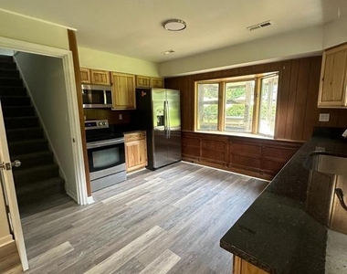 80 Westmoreland Drive - Photo Thumbnail 3