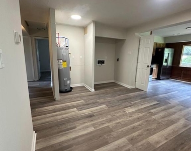 80 Westmoreland Drive - Photo Thumbnail 2