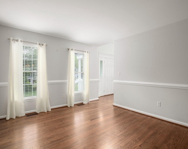 10205 N Hampton Lane - Photo Thumbnail 6
