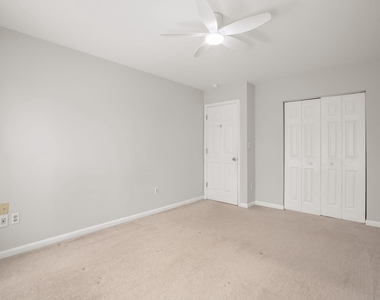 10205 N Hampton Lane - Photo Thumbnail 37