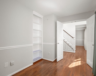 10205 N Hampton Lane - Photo Thumbnail 16