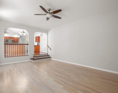 10205 N Hampton Lane - Photo Thumbnail 14