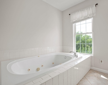 10205 N Hampton Lane - Photo Thumbnail 27