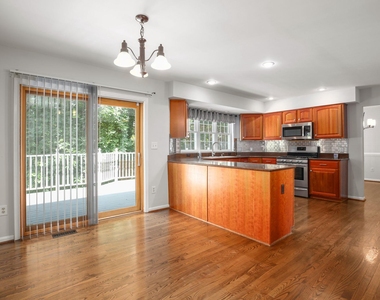 10205 N Hampton Lane - Photo Thumbnail 2