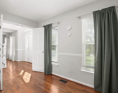 10205 N Hampton Lane - Photo Thumbnail 17
