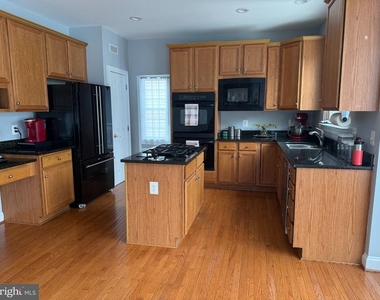 42770 Conquest Circle - Photo Thumbnail 10