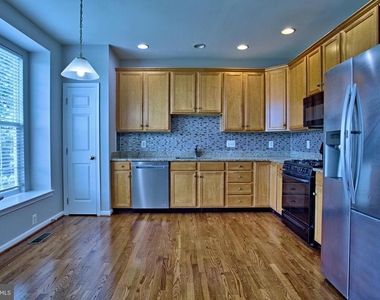 19763 Estancia Terrace - Photo Thumbnail 6