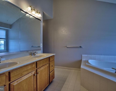 19763 Estancia Terrace - Photo Thumbnail 14