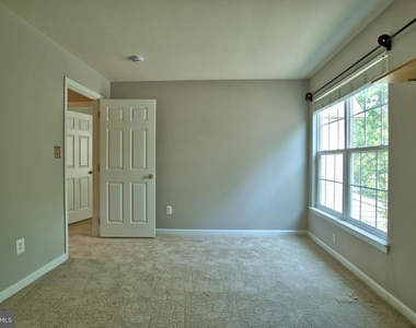 19763 Estancia Terrace - Photo Thumbnail 16