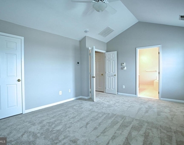 19763 Estancia Terrace - Photo Thumbnail 12