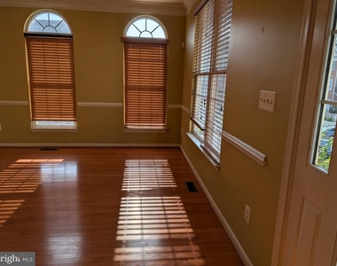 22611 Welborne Manor Square - Photo Thumbnail 4