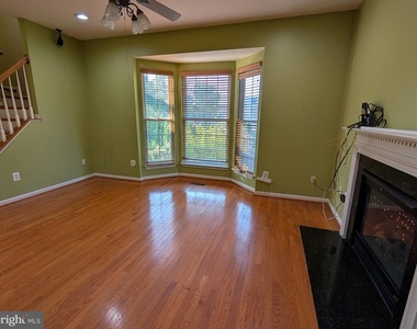 22611 Welborne Manor Square - Photo Thumbnail 16