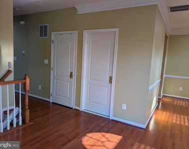 22611 Welborne Manor Square - Photo Thumbnail 7