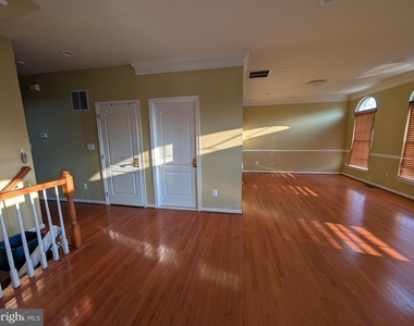 22611 Welborne Manor Square - Photo Thumbnail 34