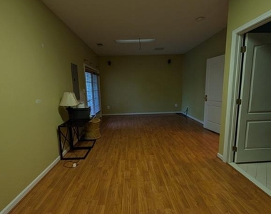 22611 Welborne Manor Square - Photo Thumbnail 29