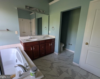 22611 Welborne Manor Square - Photo Thumbnail 23