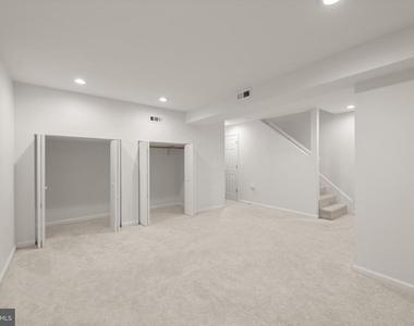 315 Center Street N - Photo Thumbnail 22